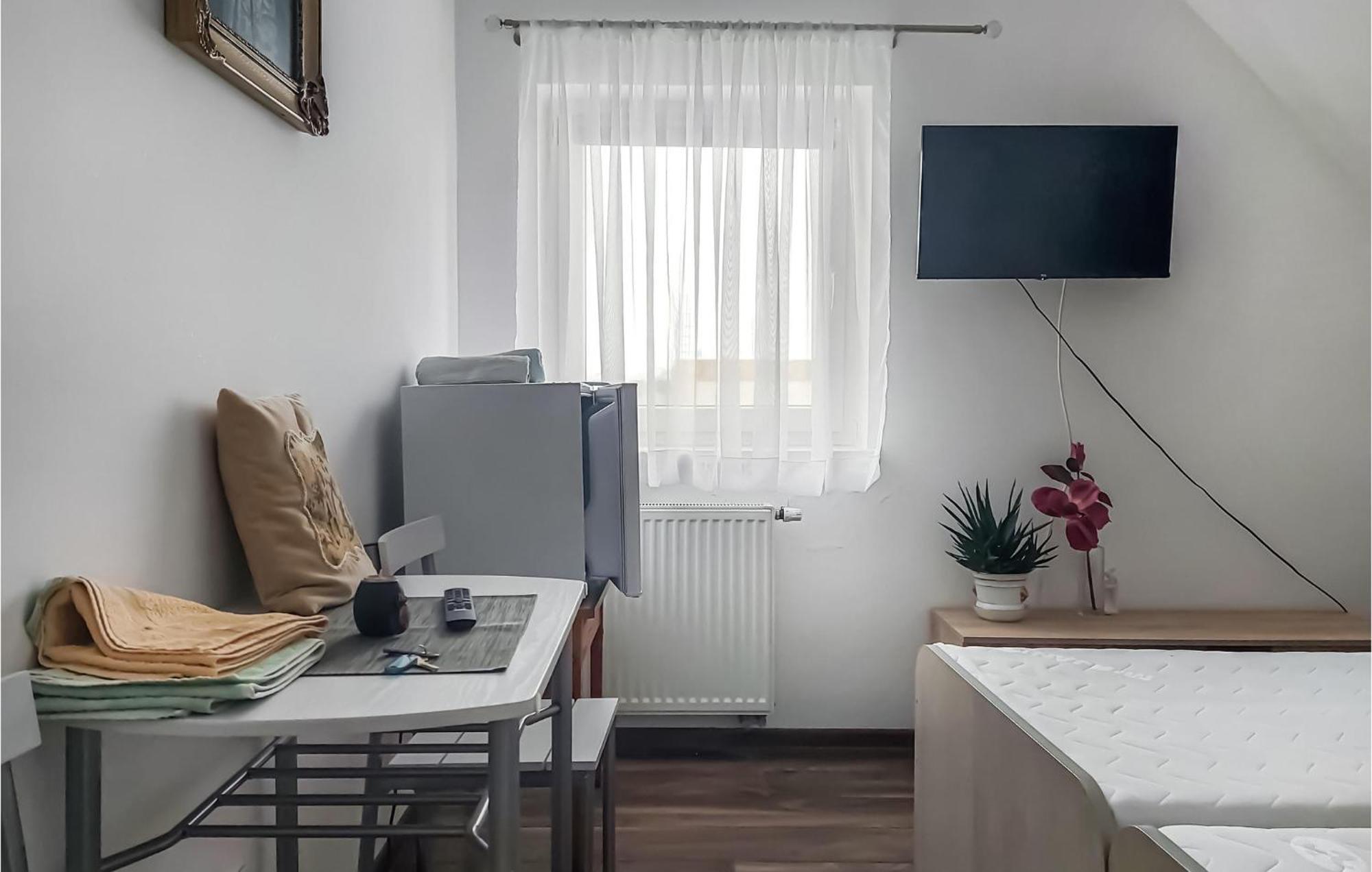 Beautiful Apartment In Moryn With Kitchen エクステリア 写真